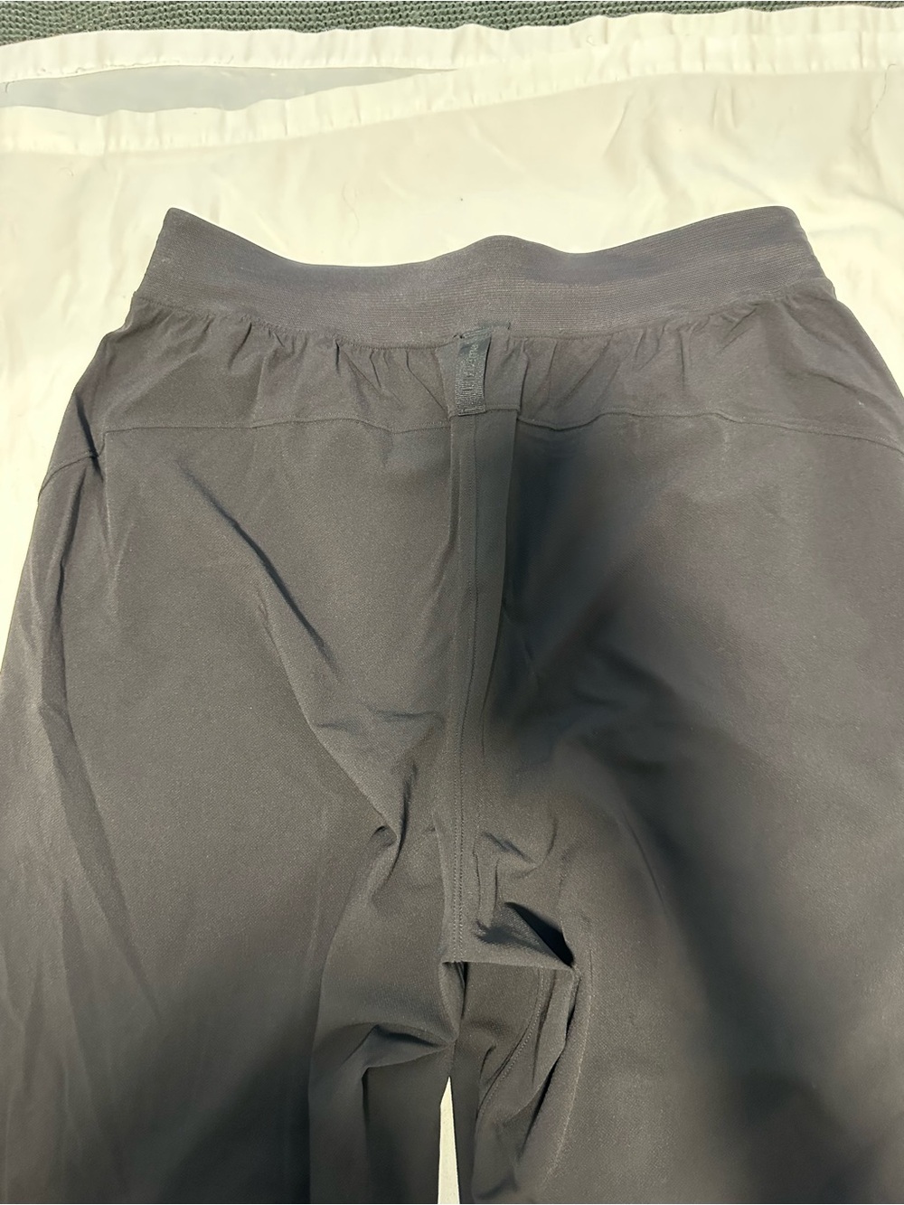 Lululemon License to Train Joggers - Picture 10 of 10